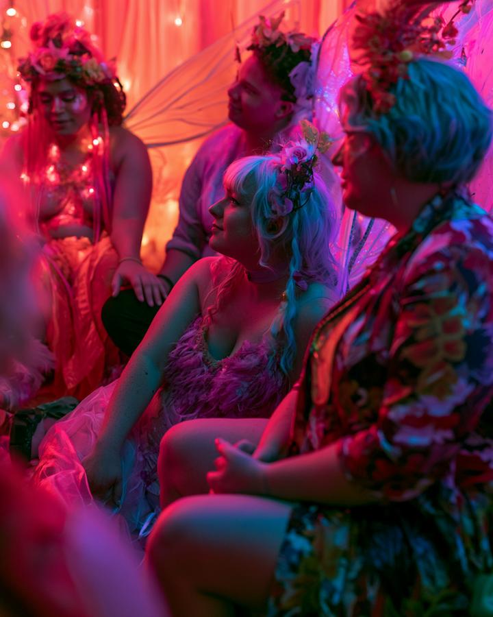 Lesbian Singles - Bar Takeover