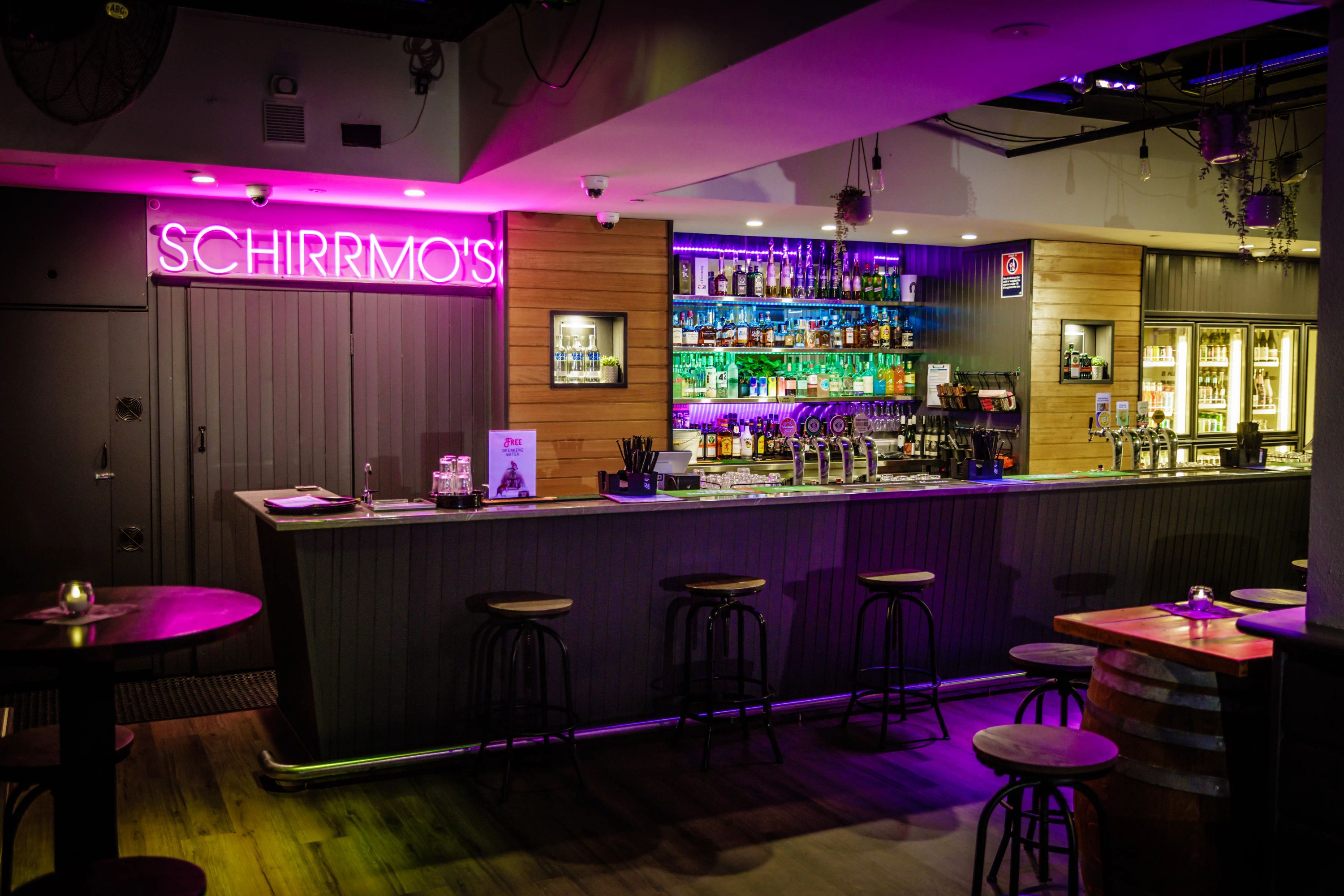 Schirrmo’s Bar