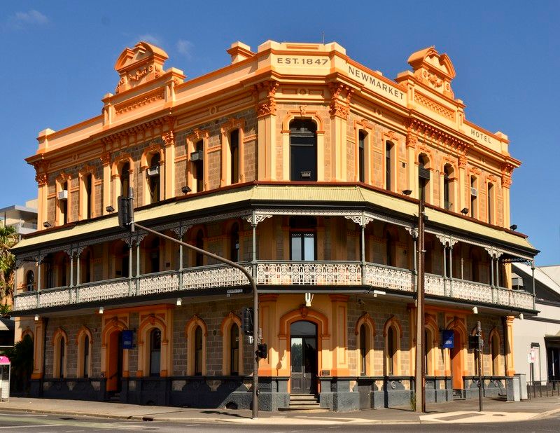 Newmarket Hotel logo
